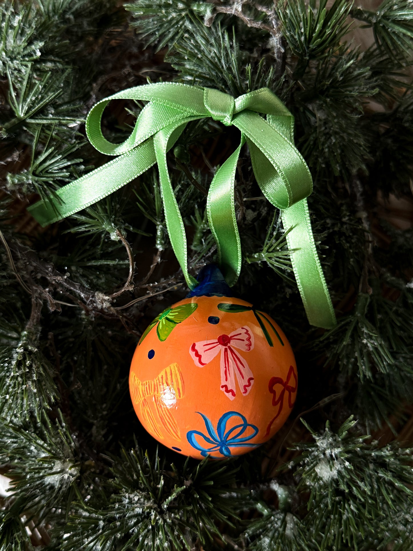 The Tangerine Gift Bow Bauble