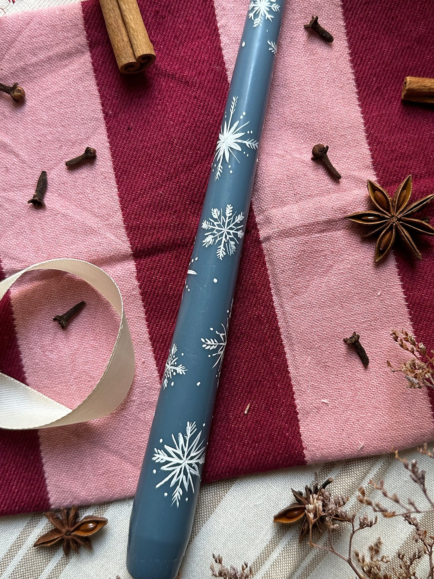 Snowflakes Dinner Candle